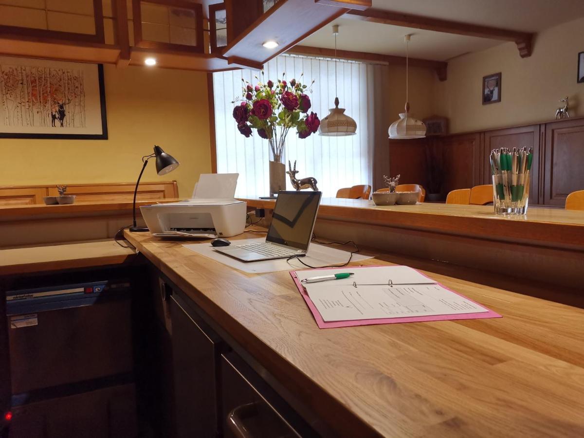 Hotel-Pension Zum Hirsch Хаттерсхайм Экстерьер фото