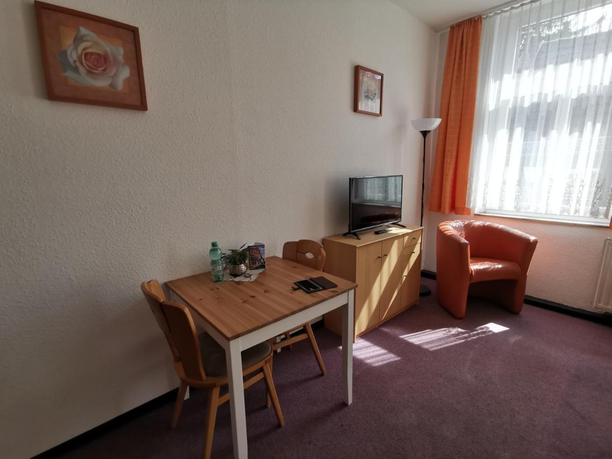 Hotel-Pension Zum Hirsch Хаттерсхайм Экстерьер фото