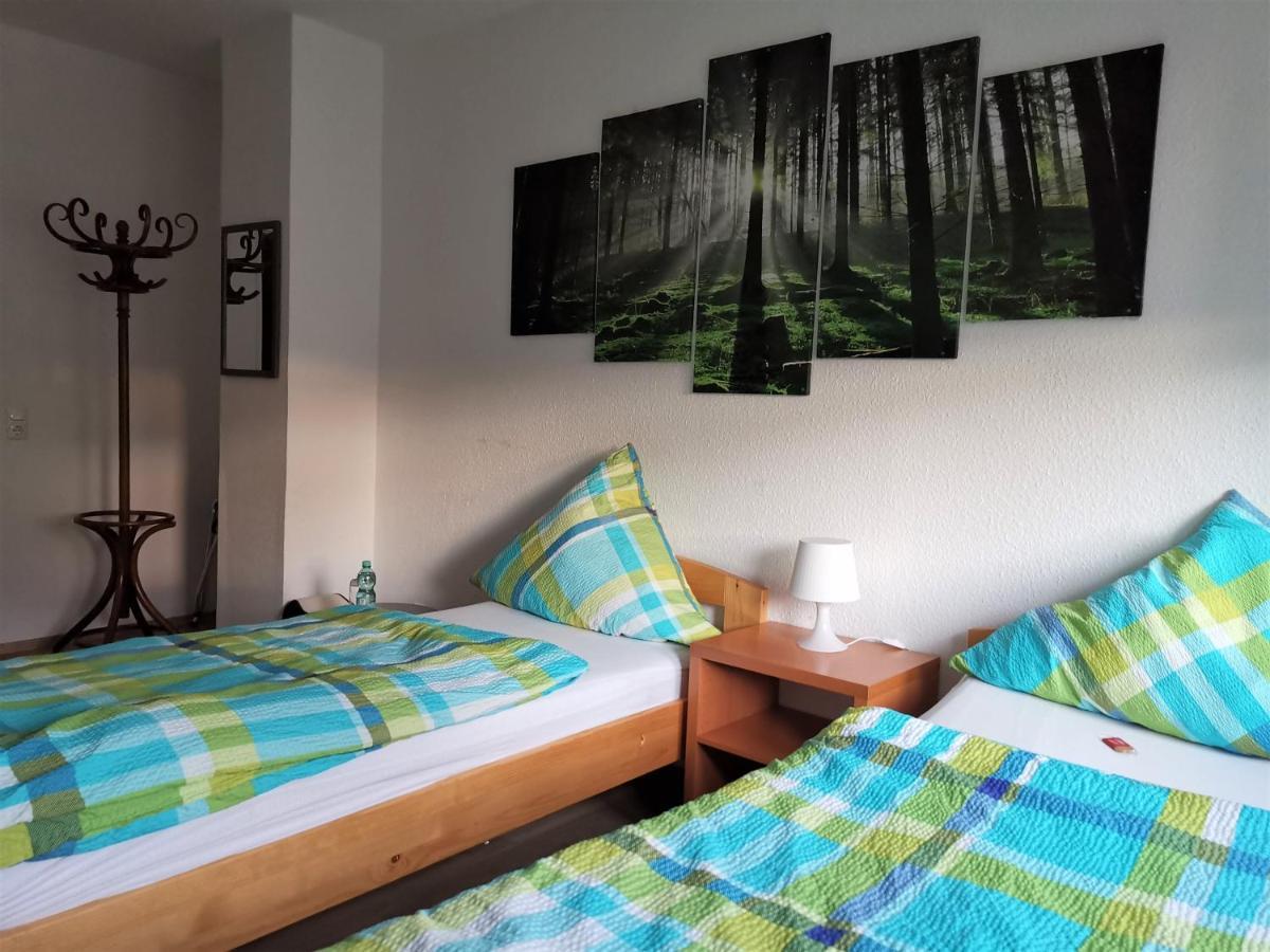 Hotel-Pension Zum Hirsch Хаттерсхайм Экстерьер фото